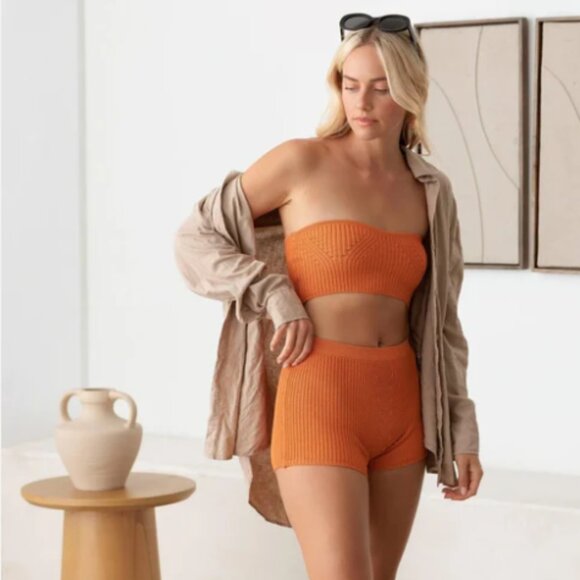 Crop Tube Top & Shorts Knit Set - Picture 3 of 12